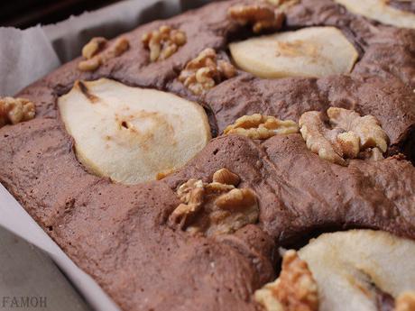 Gâteau chocolat aux poires et noix