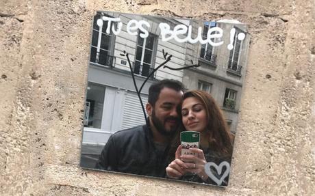 Il colle des miroirs « Tu es belle » dans les rue de Paris