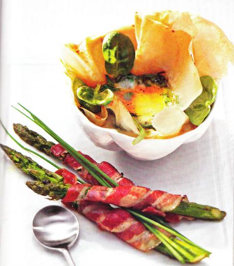 Oeufs cocotte, asperges et épinards