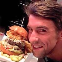 Ces sportifs qui sont de vrais fans de junk food