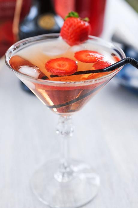 Cocktail : Calva fraise avec en plus la visite de la distillerie de Calvados du Château du Breuil.