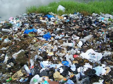 FAUT-IL ARRETER L’UTILISATION DES SACHETS PLASTIQUES OU PAS? FAUT-IL ARRETER L’UTILISATION DES SACHETS PLASTIQUES OU PAS?