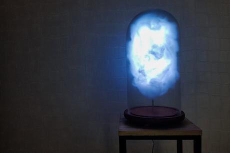 Political Lamp – La lampe nuage connectée qui réagit en temps réel aux tweets de Donald Trump