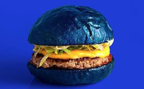 Un burger bleu pour dire adieu à Colette
