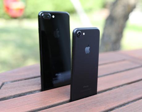 iphone7 iphone7 plus - iPhone 7 : smartphone le plus vendu au 1er semestre 2017