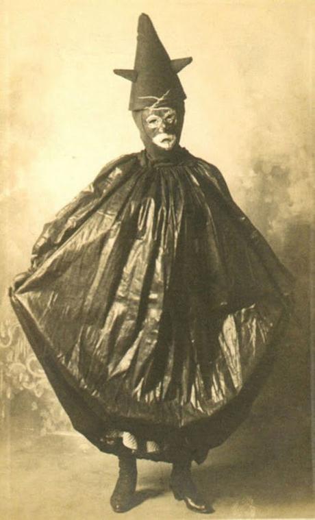 1875, les premières photos d’Halloween