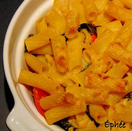 Rigatoni aux 2 fromages, ail, kale et aux tomates Rigatoni aux 2 fromages, ail, kale et aux tomates