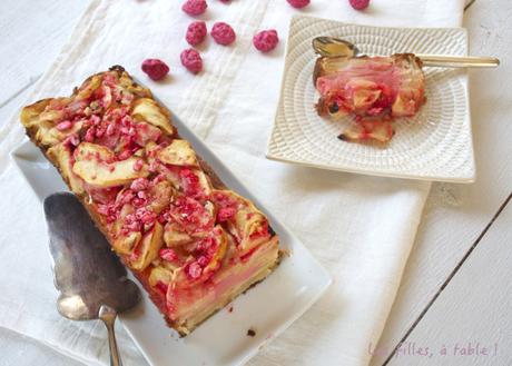 Cake aux pommes et pralines pour Octobre rose