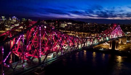 Montréal : ce pont s’illumine au rythme des tweets