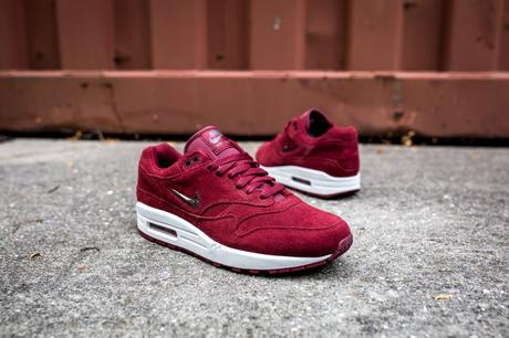 La Nike Air Max 1 Premium Jewel “Team Red” arrive en Europe