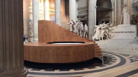 Ce chorégraphe met les monuments en mouvement au Panthéon