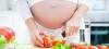 Manger bio pendant la grossesse protège le foetus