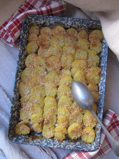 Gratin de chou frisé à la chair à saucisse & aux pommes de terre