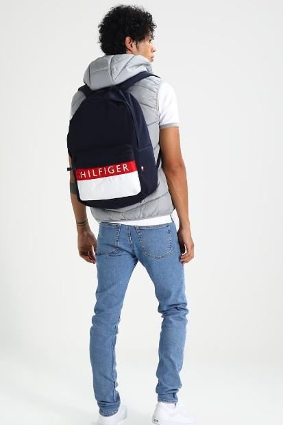Hilfiger Denim X Zalando, une collaboration streetwear et minimaliste Sac à dos Tommy Hilfiger