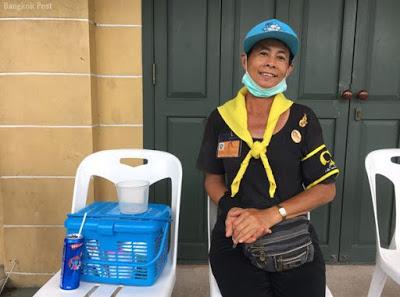 Thaïlande 2 millions de volontaires durant la période de crémation royale : Portraits