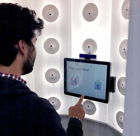 Cette sculpture 3D diffuse les plus grands selfies au monde