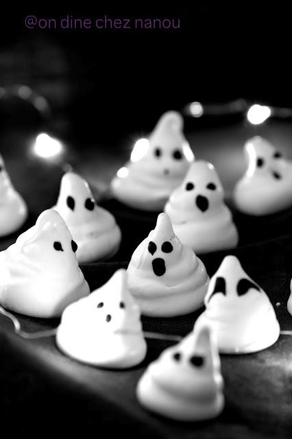 Fantômes meringués et gâteau d'halloween