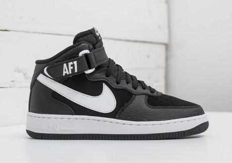 Nike Air Force 1 Mid 
