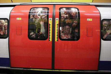 100 zombies de « The Walking Dead » envahissent Londres