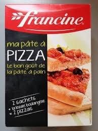 Pizza Saumon, tomates cerise, ail et fines herbes...comme le vendredi est doux... Pizza Saumon, tomates cerise, ail et fines herbes...comme le vendredi est doux...