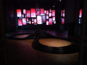 Le Mona Bismarck American Center s’expose en câbles et en infrarouge