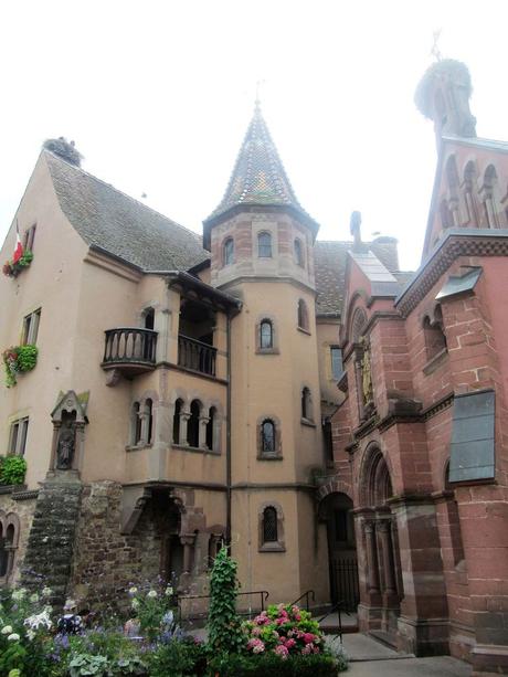 La France - Eguisheim, sa chapelle, son château et son église