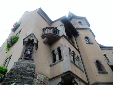 La France - Eguisheim, sa chapelle, son château et son église