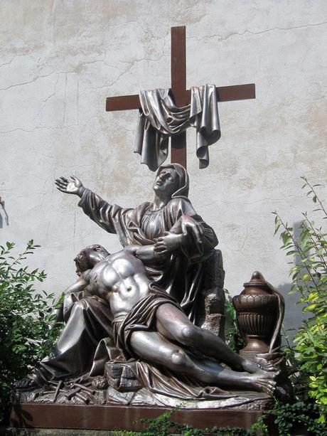 La France - Eguisheim, sa chapelle, son château et son église