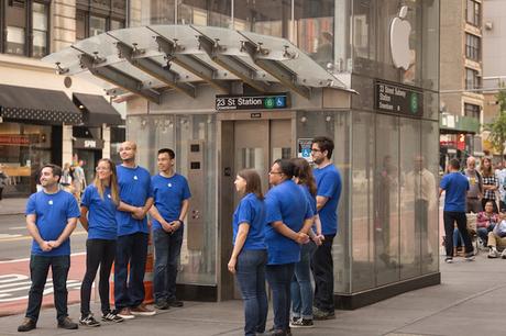 New-York: ils transforment un ascenseur en Apple Store et ça marche