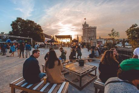 Espace Principal du Gabut, face au coucher de soleil