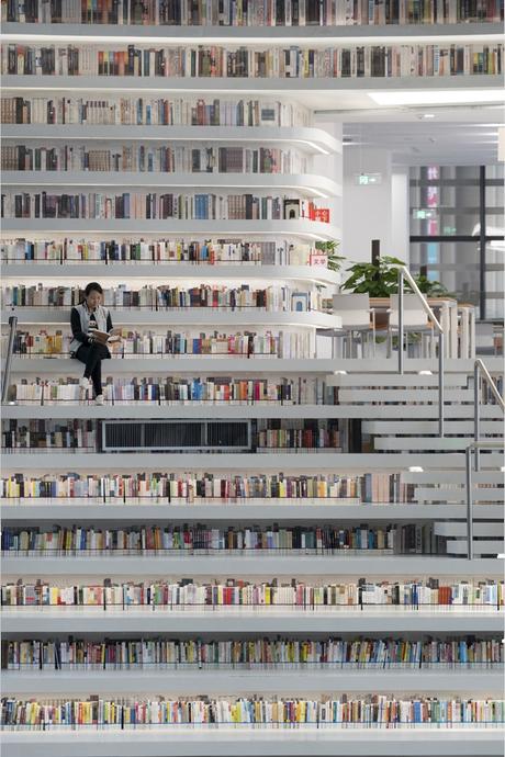 Cette bibliothèque futuriste renferme 1,2 million de livres!