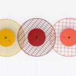 Graphic Time, la collection d’horloges abstraites du studio Raw Color