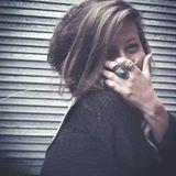 Photo de profil de Juliette Bonte, L’image contient peut-être : 1 personne, sourit, téléphone et gros plan