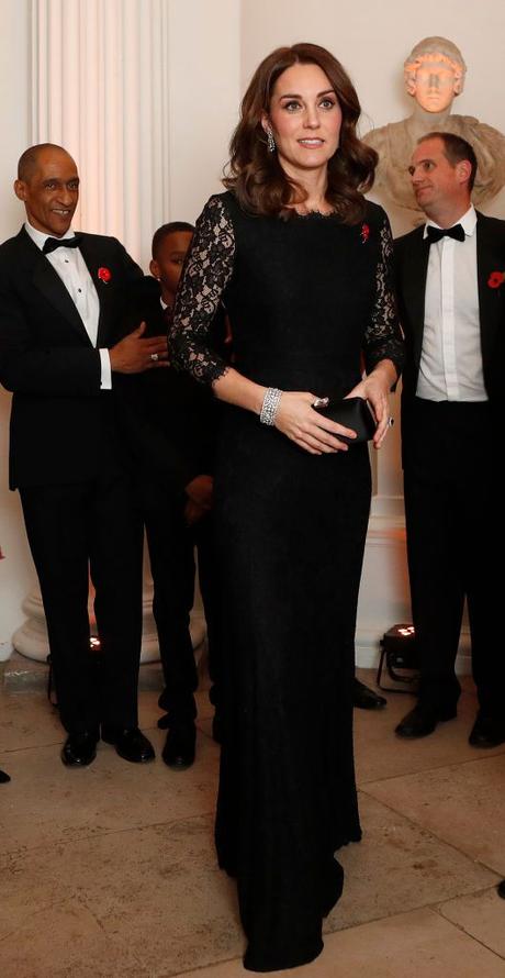 Kate Middleton a enlevé une robe noire dentelle après Halloween
