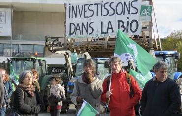 Plusieurs centaines d'agriculteurs bio ont...