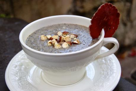 Velouté de cèpes aux noisettes, chips de viande séchée