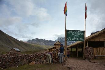 J’ai gravi un sommet à 5100 mètres d’altitude (Rainbow Mountain – Pérou)