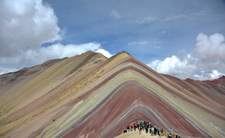 J’ai gravi un sommet à 5100 mètres d’altitude (Rainbow Mountain – Pérou)