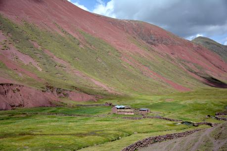 J’ai gravi un sommet à 5100 mètres d’altitude (Rainbow Mountain – Pérou)