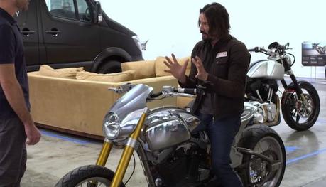 Découvrez le luxueux garage de motos fondé par Keanu Reeves