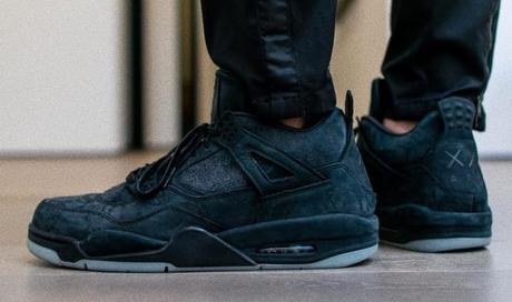 La Kaws x Air Jordan 4 Black annoncée pour le Cyber Monday Kaws x Air Jordan 4 Black