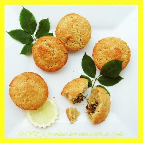 Cookies maison farcis fleurs de sureau et zeste de citron jaune