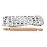 Saint-Jean : la marque française de pâtes fraîches qui grimpe ! Officine Standard 8407500 Moule 36 ravioles, carré, aluminium, bois/argent