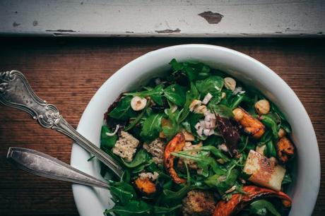 Salade Panzanella d’Automne au Potimarron Rôti Salade Panzanella d'Automne au Potimarron