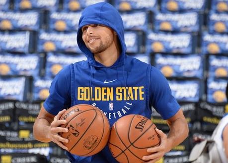 Stephen Curry va donner des cours de basket en ligne