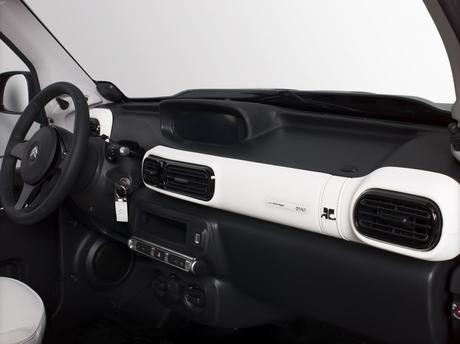 NOUVELLE E-MEHARI « STYLED BY COURREGES »