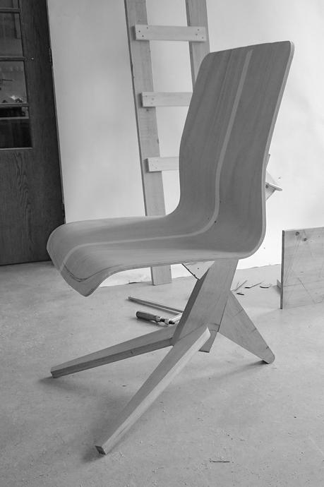 Crowdfunding : Hybride Chair, la chaise convertible du Studio Lorier