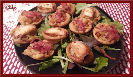 Tartelettes au confit d'oignon et chèvre ou râpé de jambon.