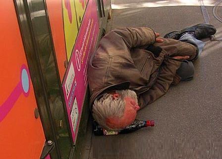 LA MISÈRE ET SES CODES