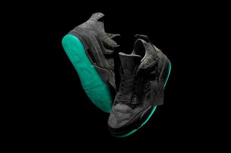 Kaws x Jordan 4 Black